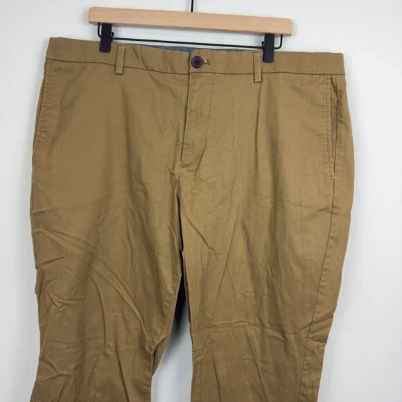 Old Navy Men's Ultimate Straight Chino Pant, Size 40x30 - Picture 2 of 5
